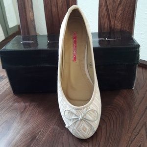 Women's flats